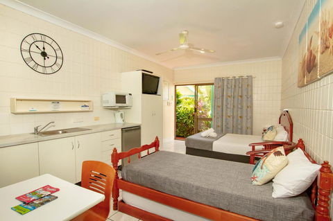 Tropical Palms Resort & 4WD Hire - Accommodation Kalgoorlie 7