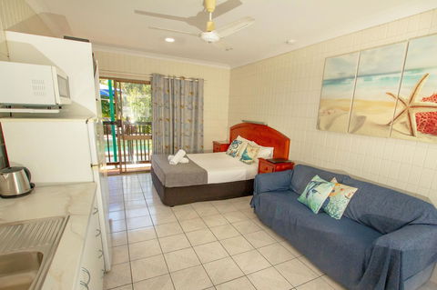 Tropical Palms Resort & 4WD Hire - Accommodation Kalgoorlie 0