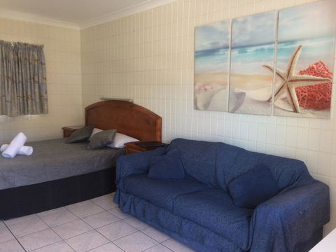 Tropical Palms Resort & 4WD Hire - Accommodation Kalgoorlie 1