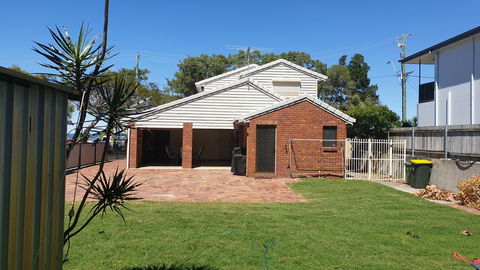 Island Homestay - Accommodation Kalgoorlie 2