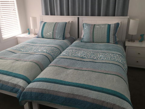 Modern Beach Villa - Accommodation Kalgoorlie 0
