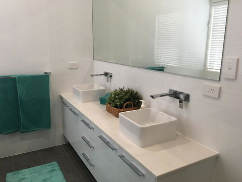 Modern Beach Villa - Accommodation Kalgoorlie 6