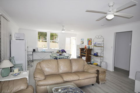 Retro Beach Flat - Accommodation Kalgoorlie 3