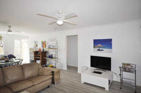 Retro Beach Flat - Accommodation Kalgoorlie 4
