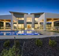Luxury Canal Front Holiday House - Accommodation Kalgoorlie