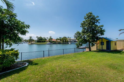 Lowset Home On The Canal - Dolphin Dr, Bongaree - Accommodation Kalgoorlie 10