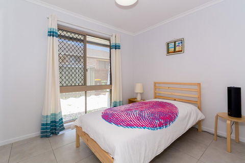 Lowset Home On The Canal - Dolphin Dr, Bongaree - Accommodation Kalgoorlie 17