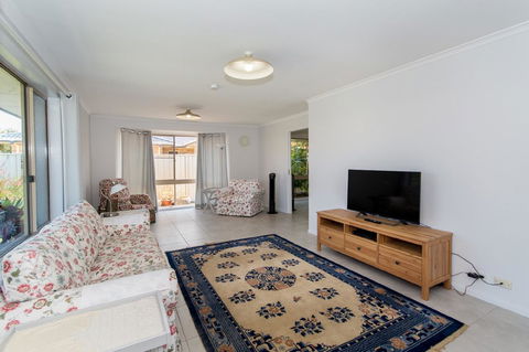 Lowset Home On The Canal - Dolphin Dr, Bongaree - Accommodation Kalgoorlie 12