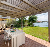 Lowset home on the canal - Dolphin Dr Bongaree - Accommodation Kalgoorlie