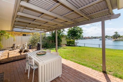 Lowset Home On The Canal - Dolphin Dr, Bongaree - Accommodation Kalgoorlie 0
