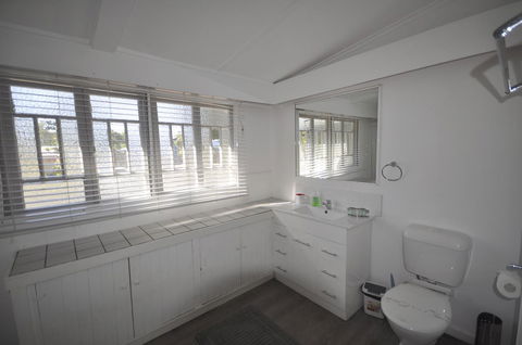 Beachside Beauty - Accommodation Kalgoorlie 5