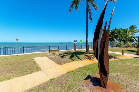 Waterviews,Pool, Wifi Its All Here !- Welsby Pde, Bongaree - Accommodation Kalgoorlie 8