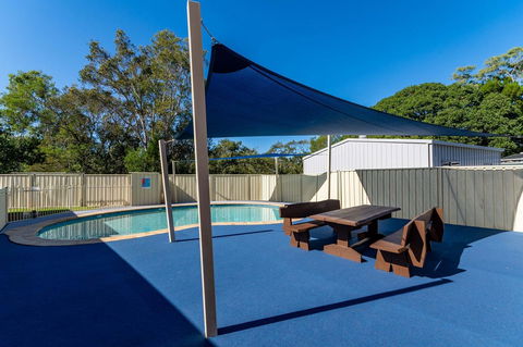 Waterviews,Pool, Wifi Its All Here !- Welsby Pde, Bongaree - Accommodation Kalgoorlie 17
