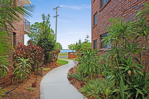 Waterviews,Pool, Wifi Its All Here !- Welsby Pde, Bongaree - Accommodation Kalgoorlie 15