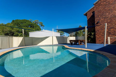 Waterviews,Pool, Wifi Its All Here !- Welsby Pde, Bongaree - Accommodation Kalgoorlie 13