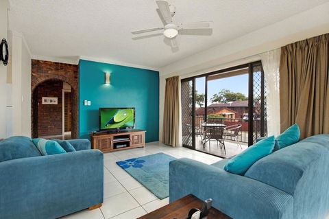 Waterviews,Pool, Wifi Its All Here !- Welsby Pde, Bongaree - Accommodation Kalgoorlie 11