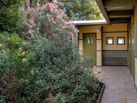 Claytons 1 By Discover Stradbroke - Accommodation Kalgoorlie 1
