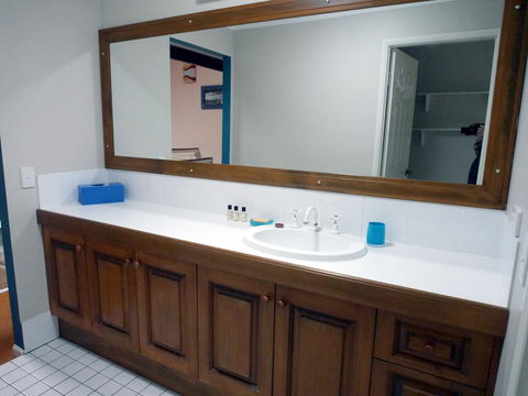 Gone Fishin - Accommodation Kalgoorlie 14