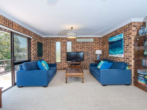 'COLUMBIA VIEWS', 2/9 COLUMBIA CLOSE - AIRCON, WIFI, NETFLIX, VIEWS & BOAT PARKING - Accommodation Kalgoorlie 3