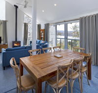'Matilda' - Spacious  centrally located with great lake views - Accommodation Kalgoorlie