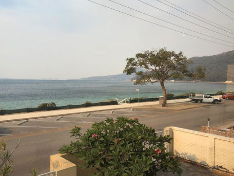 'Mooring Two Upstairs', 23 Shoal Bay Rd - Stunning Views, WIFI, Air Conditioning And Boat Parking - Accommodation Kalgoorlie 2