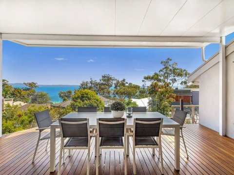 'Nunkeri', 5 Kerrie Close - Stunning House With Fabulous Views, Linen, WIFI & Air Conditioning - Accommodation Kalgoorlie 0