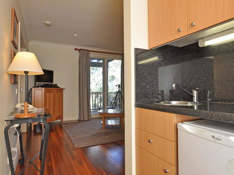 1 Bedroom Executive Villa Located Within Cypress Lakes - Accommodation Kalgoorlie 2