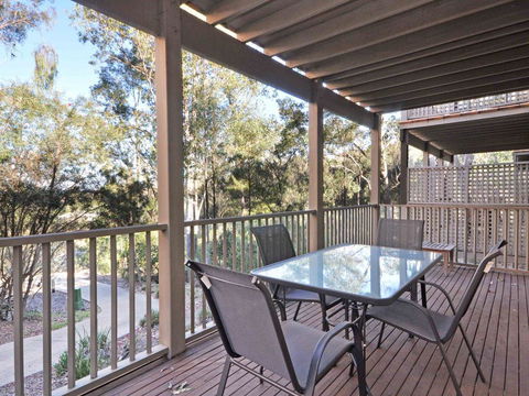 1 Bedroom Executive Villa Located Within Cypress Lakes - Accommodation Kalgoorlie 0