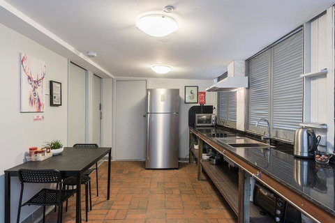 1 Double Quaint Grannyflat Private Room Near Public Transport - SHAREHOUSE - Accommodation Kalgoorlie 2