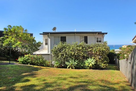 10 Barra Crescent, Coolum Beach, 500 BOND, WIFI, Walking Distance To Beach - Accommodation Kalgoorlie 1