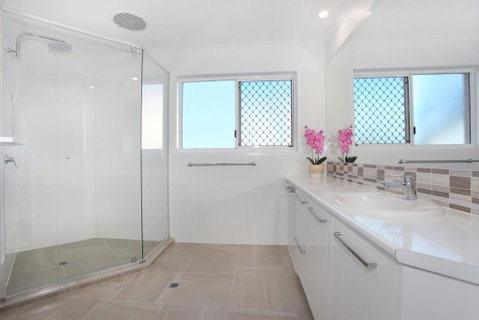 10 Mona Vista Crt, Coolum Beach, VIEWS, WiFi, Pet Friendly - Accommodation Kalgoorlie 3