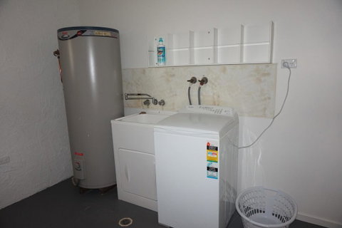 11 Bomburra Court - Rainbow Beach, Comfortable Beach House, Plenty Of Boat Parking - Accommodation Kalgoorlie 2