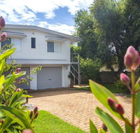 11 Riley St - Stylishly Modern - Accommodation Kalgoorlie