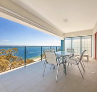 12 'Le Vogue' 16 Magnus St - Sensational Water Views Lift Pool  Tennis Court - Accommodation Kalgoorlie