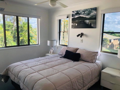 12 Cooloola Drive - Family Home, Close To Beach, Pet Friendly - Accommodation Kalgoorlie 1