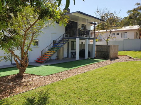 12 Cooloola Drive - Family Home, Close To Beach, Pet Friendly - Accommodation Kalgoorlie 2