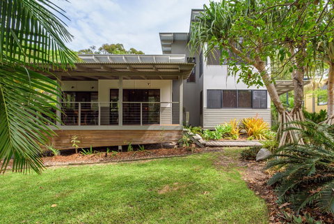 12 Naiad Court- Pool, Sleeps 8, Close To Beach - Accommodation Kalgoorlie 1