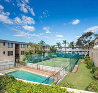 14 'THE DUNES' 38 MARINE DR - LARGE UNIT WITH POOL TENNIS COURT AND DIRECTLY ACROSS FROM FINGAL - Accommodation Kalgoorlie