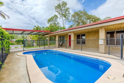14 Double Island Drive - Rainbow Beach, Large Holiday House With Pool,Pets Welcome, Free Wi-Fi - Accommodation Kalgoorlie 0