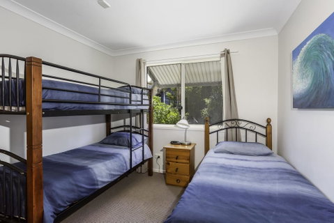 14 Zircon Street - Centrally Located Family Home With Covered Deck, Close To Patrolled Beach & Shops - Accommodation Kalgoorlie 3