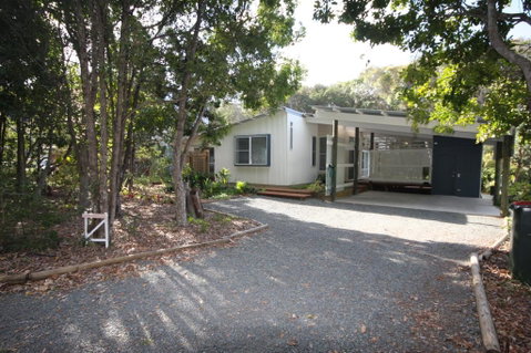 15 Belle Court - Modern, Architect Designed, Open Plan Holiday Home With Outdoor Shower - Accommodation Kalgoorlie 0