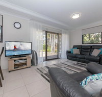 16 'Carindale' 19-23 Dowling St - Ground floor Foxtel Pool and Tennis Court - Accommodation Kalgoorlie