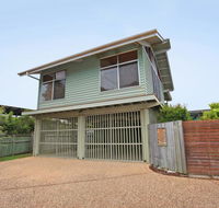 18 Northbeach Place Mudjimba Beach - Pet Friendly Linen Included WIFI - Accommodation Kalgoorlie