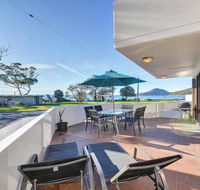 2 'Fleetwood' 63 Shoal Bay Road - spectacular views - Accommodation Kalgoorlie