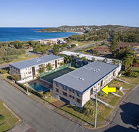 2 'The Dunes' 38 Marine Drive - pool tennis court and so close to the beach - Accommodation Kalgoorlie