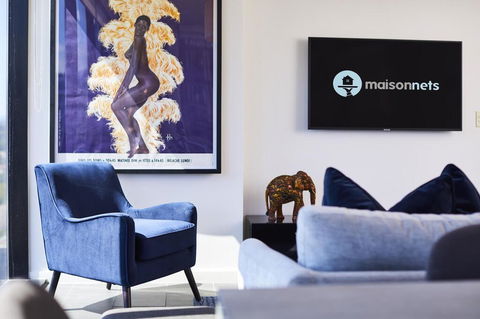 2 Bdrm 2 Bthrm Apt With Balcony Views Pool And Gym - Accommodation Kalgoorlie 0