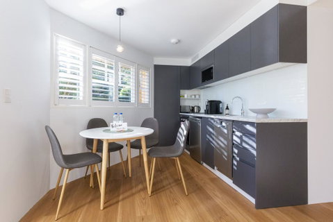 2 BEDROOM BRAND NEW APT // MOMENTS FROM RNSH - Accommodation Kalgoorlie 0