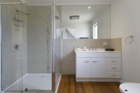 2 Marma Retreat With Jacuzzi, Heated Pool, Pet Friendly, Foxtel - Accommodation Kalgoorlie 2