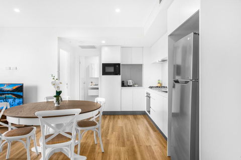 2-Bed Beach Apartment With Pool, Parking And Balcony - Accommodation Kalgoorlie 1