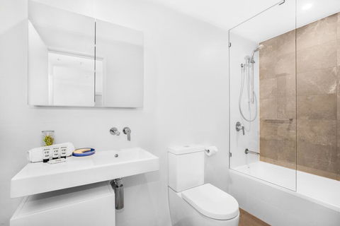 2-Bed Beach Apartment With Pool, Parking And Balcony - Accommodation Kalgoorlie 3